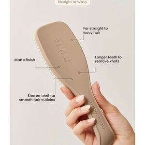 Tangle Teezer x SKIMS The Ultimate Detangler Hairbrush